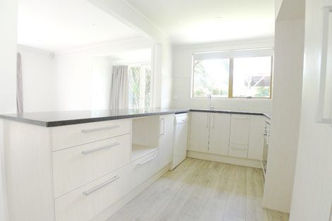 Photo of property in 10 Pohutukawa Place, Ellerslie, Auckland, 1051