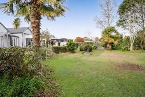 Photo of property in 24 Dunn Street, Egmont Village, 4372