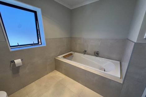 Photo of property in 7 Danga Lane, Hobsonville, Auckland, 0616