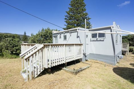 Photo of property in 95 Marine Parade North, Piha, New Lynn, 0772