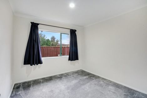Photo of property in 17 Glenveagh Park Drive, Weymouth, Auckland, 2103