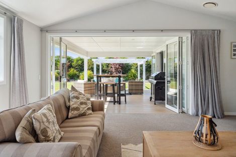 Photo of property in 8 Pukatea Lane, Kinloch, Taupo, 3377