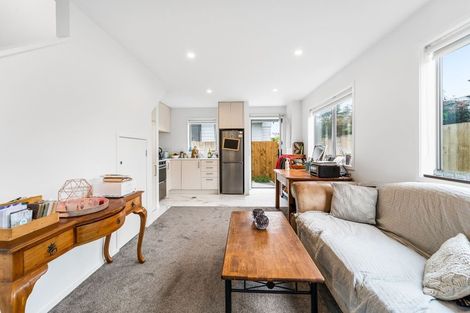 Photo of property in 11/8 Yeovil Road, Te Atatu Peninsula, Auckland, 0610