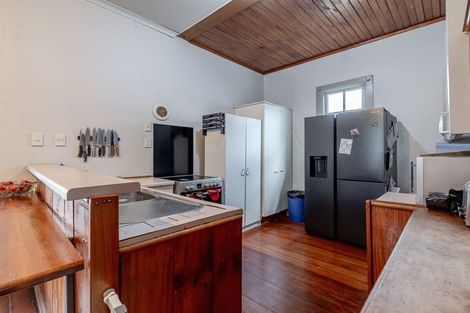 Photo of property in 6 Napier Road, Terrace End, Palmerston North, 4410