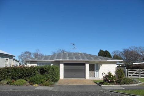 Photo of property in 4 Seddon Street, Carterton, 5713