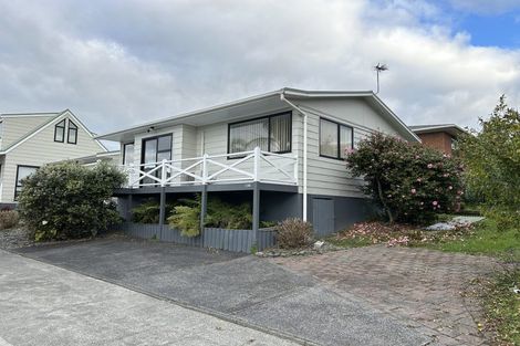 Photo of property in 14 Chablis Place, Henderson, Auckland, 0612
