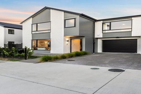 Photo of property in 136 Vintry Drive, Kumeu, 0810