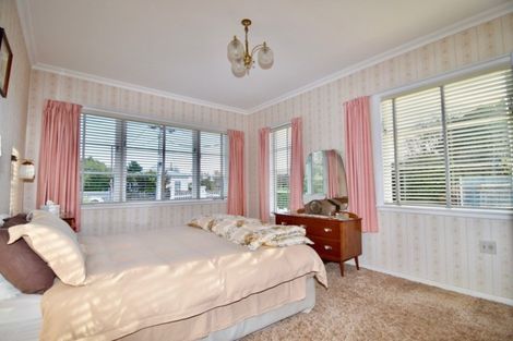 Photo of property in 18 Kent Street, Carterton, 5713