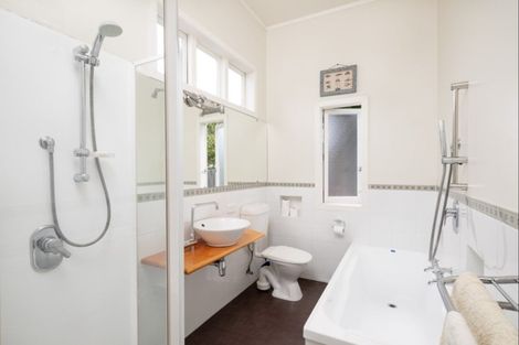 Photo of property in 34 Ormond Road, Whataupoko, Gisborne, 4010