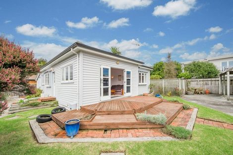 Photo of property in 4 Nathan Avenue, Paraparaumu Beach, Paraparaumu, 5032