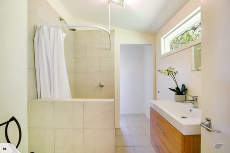 Photo of property in 2 Te Aroha Avenue, Oneroa, Waiheke Island, 1081