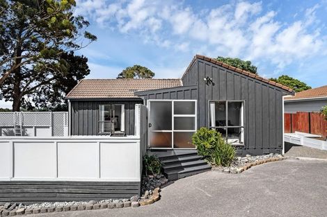 Photo of property in 59 West Harbour Drive, West Harbour, Auckland, 0618