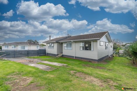 Photo of property in 52 Hobart Crescent, Wattle Downs, Auckland, 2103