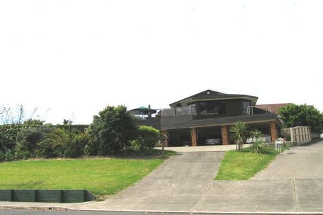 Photo of property in 1041 Beach Road, Torbay, Auckland, 0630