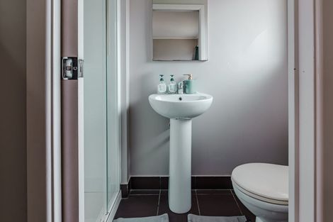 Photo of property in 17 Margan Avenue, New Lynn, Auckland, 0600