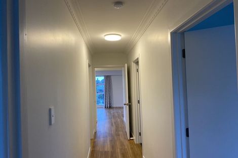 Photo of property in 1/15 Kayeleen Place, Cockle Bay, Auckland, 2014