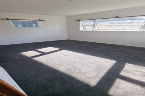 Photo of property in 34 Tiroroa Avenue, Te Atatu South, Auckland, 0610