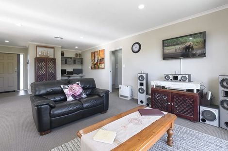 Photo of property in 3 Gina Way, Welcome Bay, Tauranga, 3112