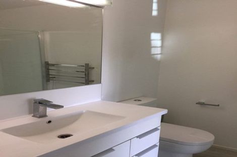 Photo of property in 1 Henriette Place, The Gardens, Auckland, 2105