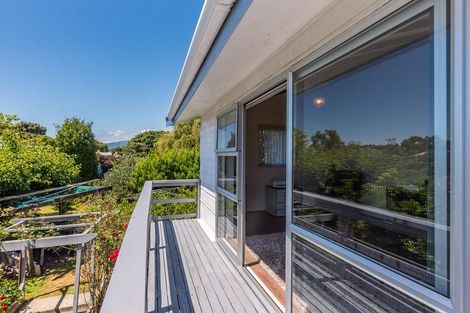 Photo of property in 4 Elder Grove, Paraparaumu, 5032