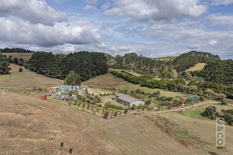 Photo of property in 231 Taiapa Road, Muriwai, Waimauku, 0881