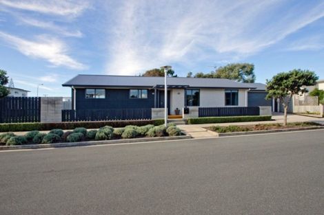 Photo of property in 15 Coprosma Close, Papamoa Beach, Papamoa, 3118