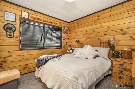 Photo of property in 5 Hadley Wood Drive, Wattle Downs, Auckland, 2103