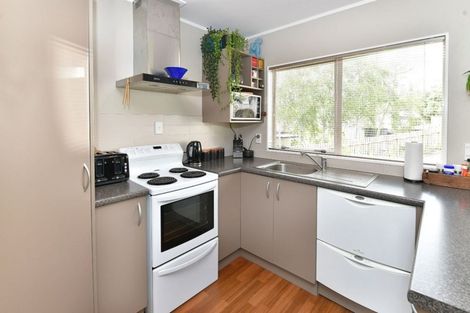 Photo of property in 11a Greta Place, Stanmore Bay, Whangaparaoa, 0932