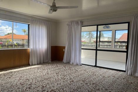 Photo of property in 18 Riverside Road, Orewa, 0931