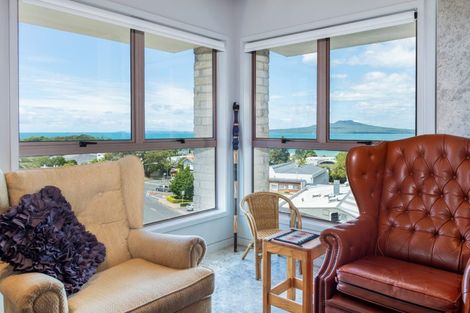 Photo of property in 4/6a The Promenade, Takapuna, Auckland, 0622