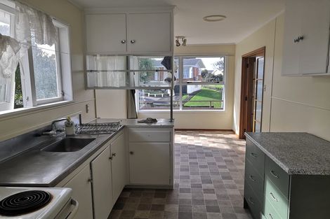Photo of property in 3 Manapouri Place, Pakuranga Heights, Auckland, 2010