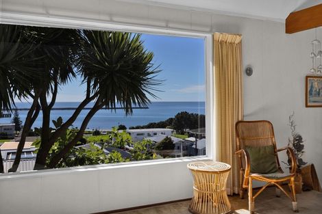 Photo of property in 22 Bayly Road, Moturoa, New Plymouth, 4310