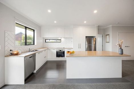 Photo of property in 11 Clifford Close, Leamington, Cambridge, 3432