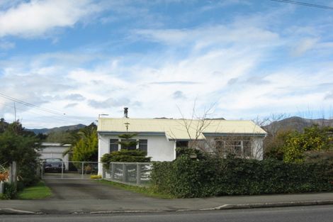 Photo of property in 190 Commercial Street, Takaka, 7110