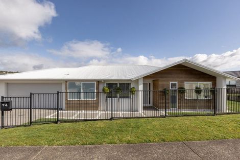 Photo of property in 74 Whakaturou Crescent, Pyes Pa, Tauranga, 3112