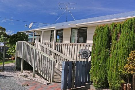 Photo of property in 2 Dalton Road, Snells Beach, 0920