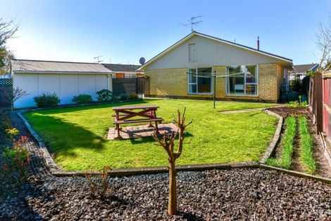 Photo of property in 17 Delaware Crescent, Russley, Christchurch, 8042