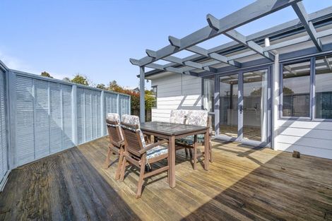 Photo of property in 4a Barron Drive, Green Bay, Auckland, 0604