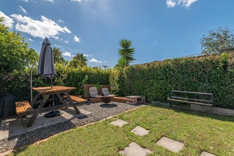 Photo of property in 2/289 Glenfield Road, Glenfield, Auckland, 0629