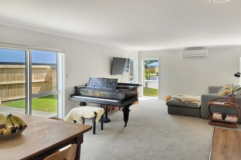 Photo of property in 18 Te Ara O Roimata, Wainuiomata, Lower Hutt, 5014