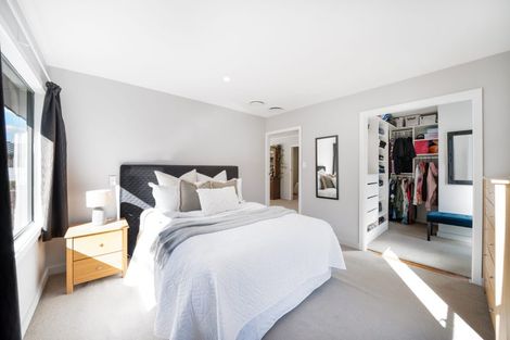 Photo of property in 39b Gemstone Drive, Birchville, Upper Hutt, 5018