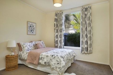 Photo of property in 125 Wellington Street, Picton, 7220