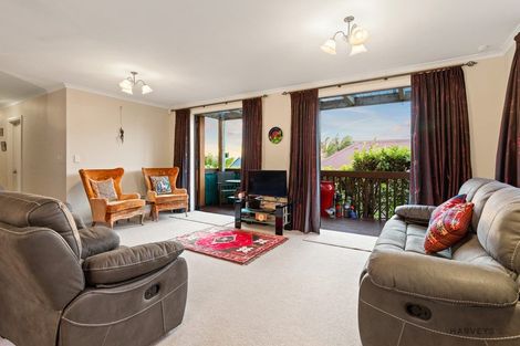Photo of property in 6 View Ridge Drive, Ranui, Auckland, 0612