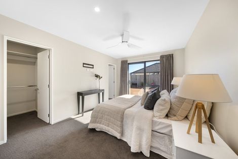 Photo of property in 6 Deans Place, Amberley, 7410