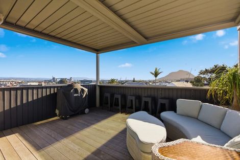 Photo of property in 30 Terrace Avenue, Mount Maunganui, 3116