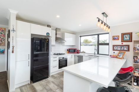 Photo of property in 44 Buddle Road, Wallaceville, Upper Hutt, 5018