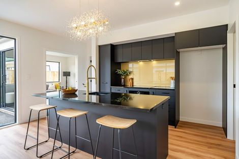 Photo of property in 47b Heretaunga Square, Silverstream, Upper Hutt, 5019