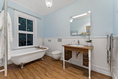 Photo of property in 4 Kereru Grove, Greenhithe, Auckland, 0632