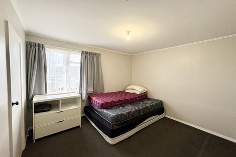 Photo of property in 2a-2b Devon Place, Cannons Creek, Porirua, 5024