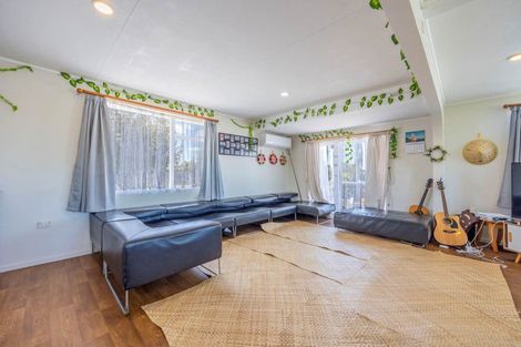 Photo of property in 8 Afton Place, Ranui, Auckland, 0612